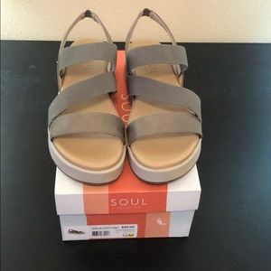 NEW Soul by Naturalizer light gray sandal